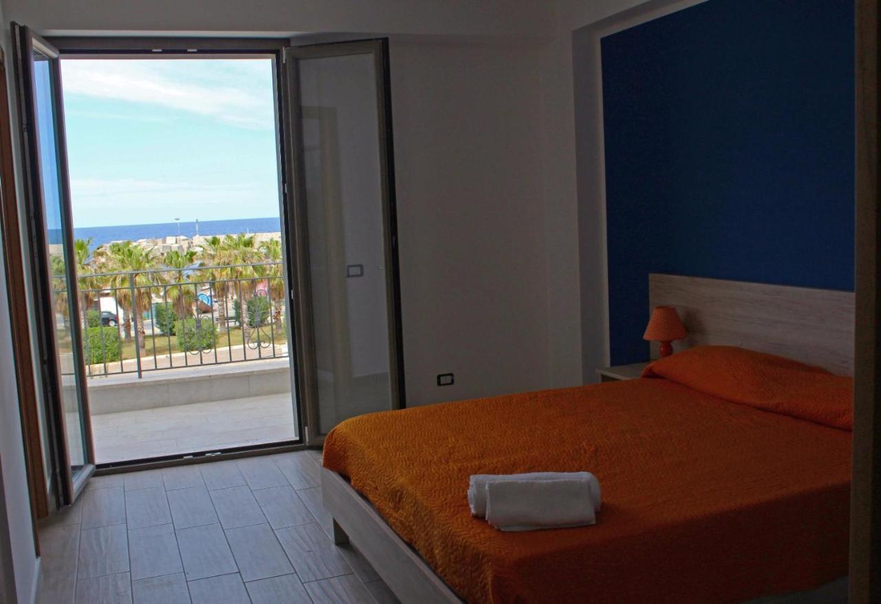 Bed Ponente Hotel Isola delle Femmine Kültér fotó