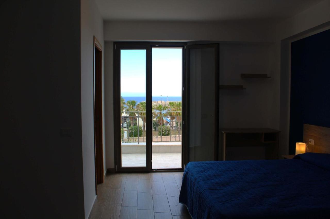 Bed Ponente Hotel Isola delle Femmine Kültér fotó